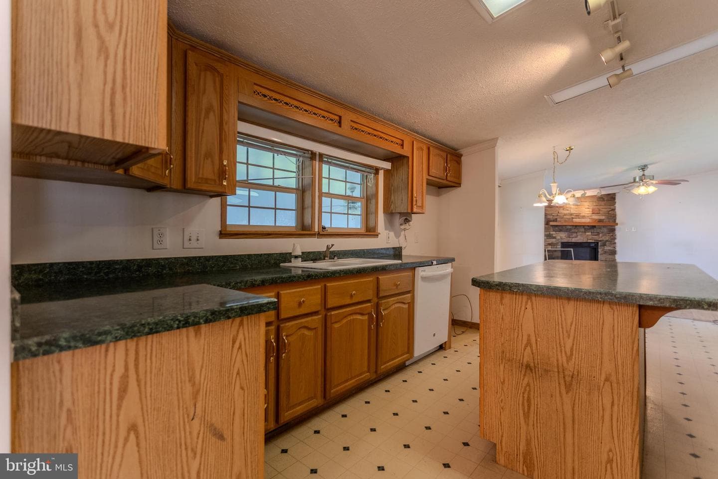 186 Hampton Drive photo 16