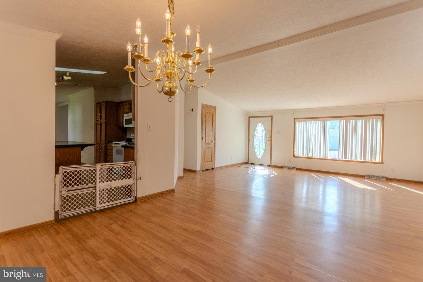 186 Hampton Drive photo 8