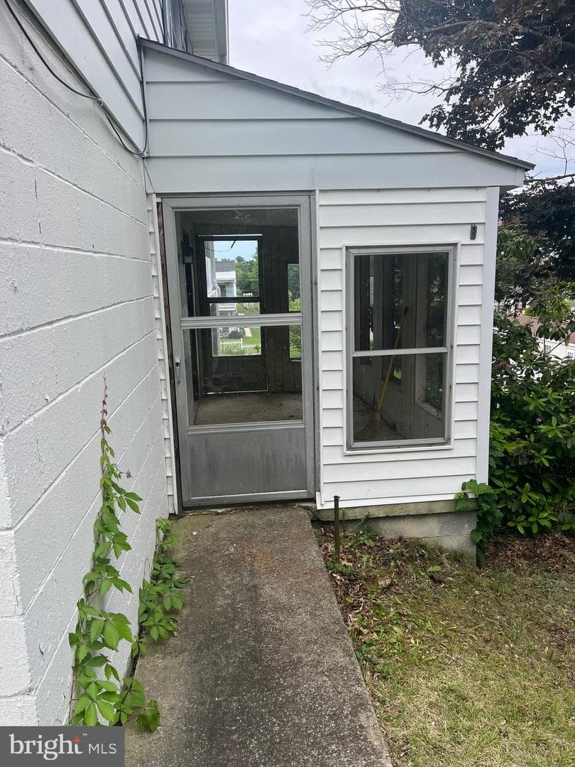313 Northfield Avenue photo 4