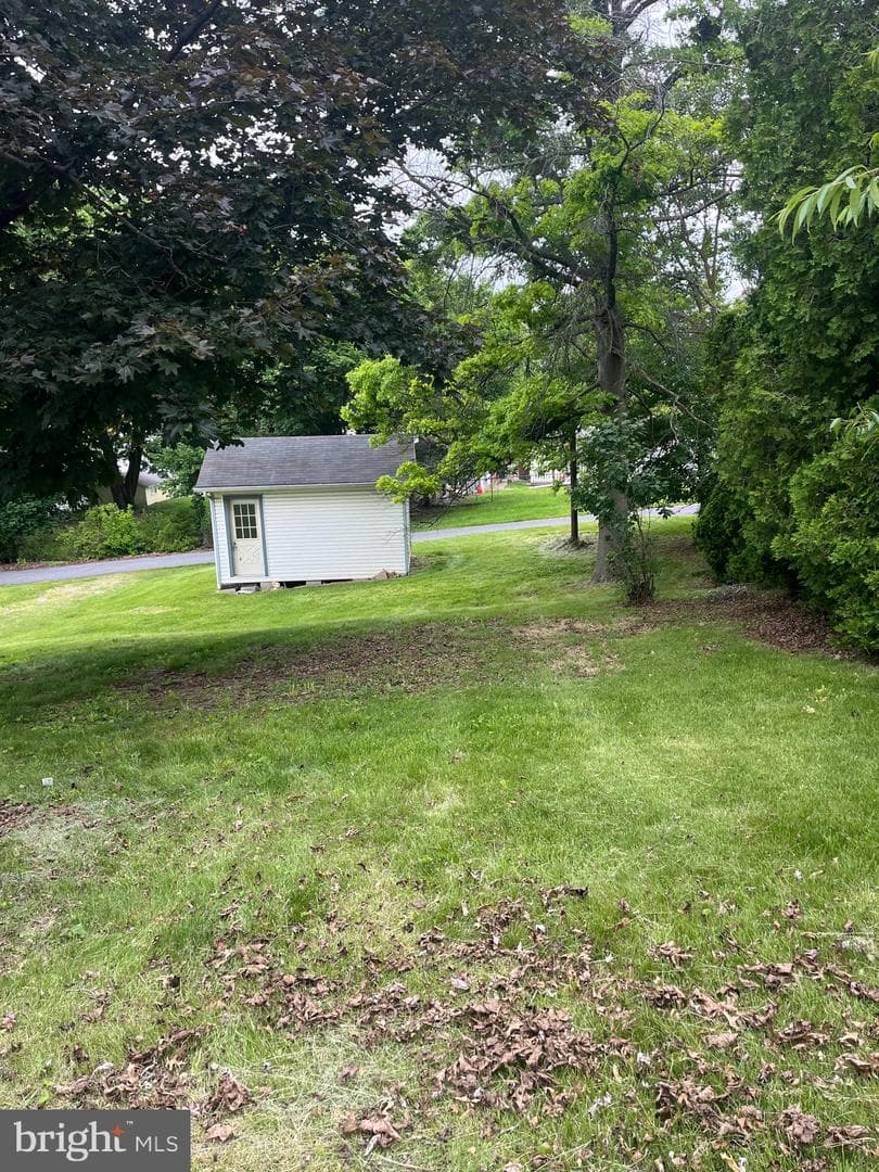 313 Northfield Avenue photo 9
