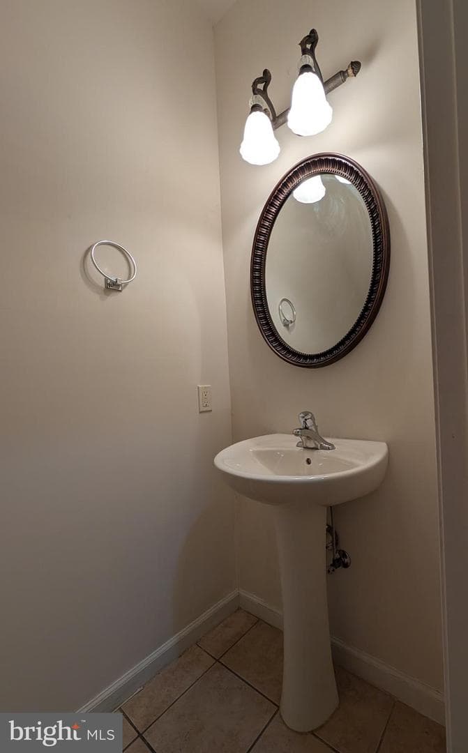 2033 Powell Drive photo 3