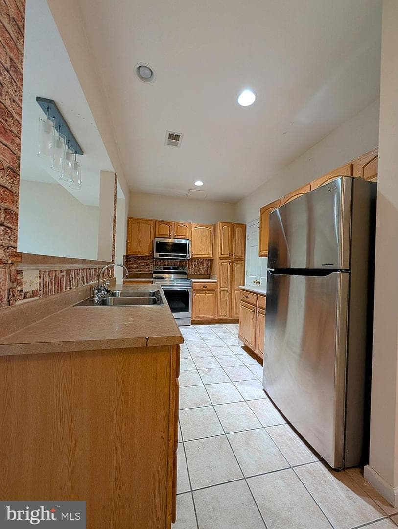 2033 Powell Drive photo 5