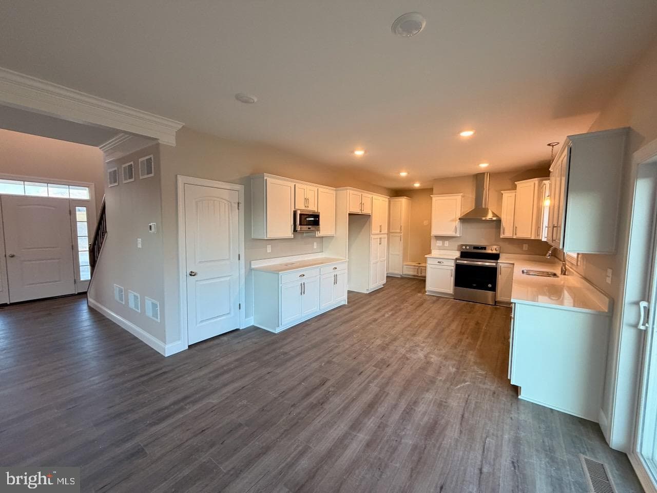 1516 Sherry Drive photo 3