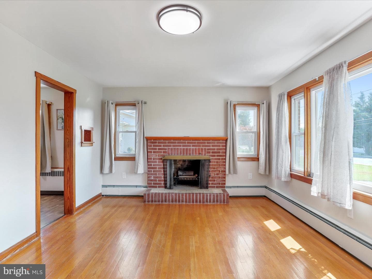 622 S Allison Street photo 6