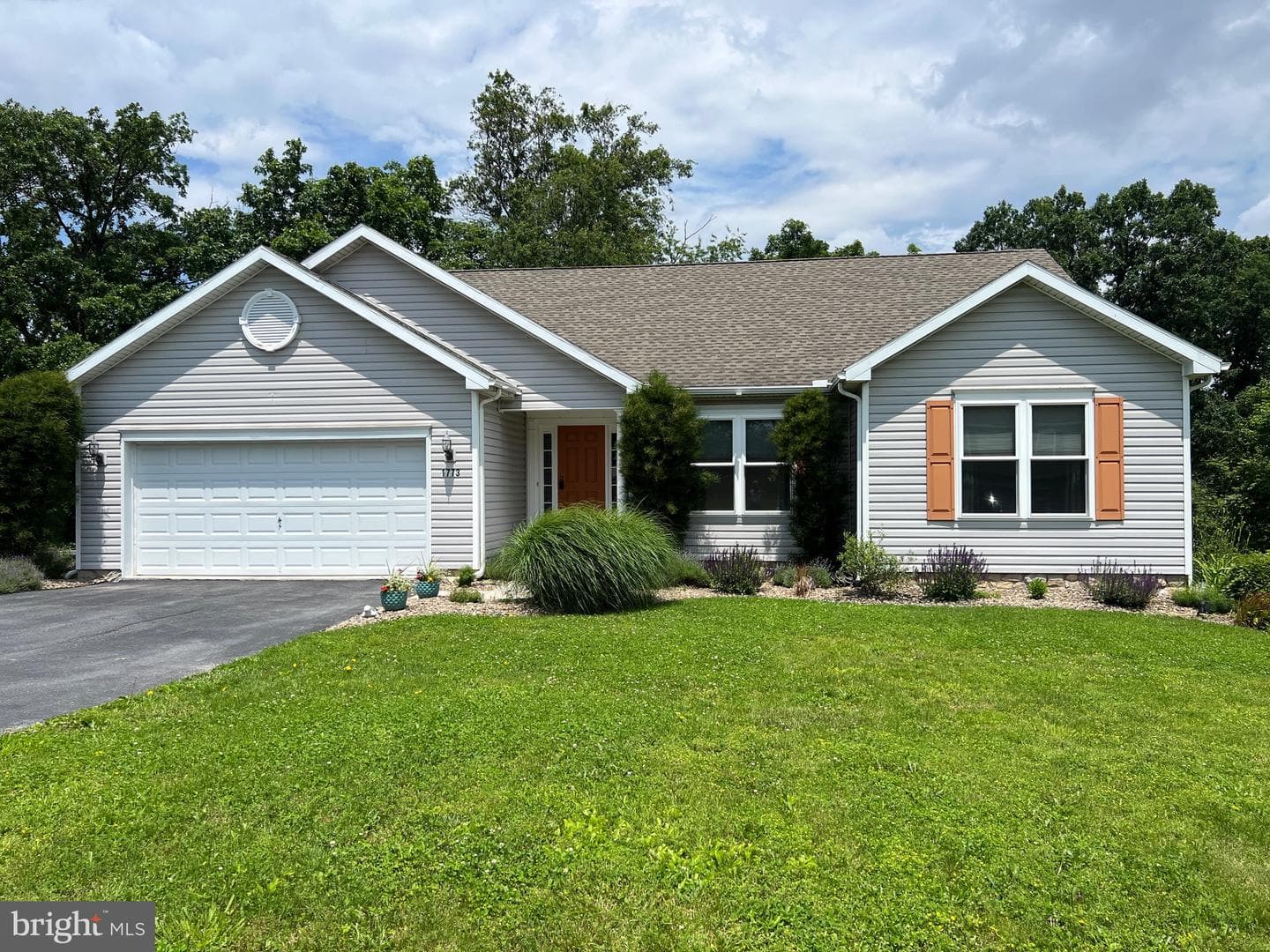 1773 Falcon Lane photo 1