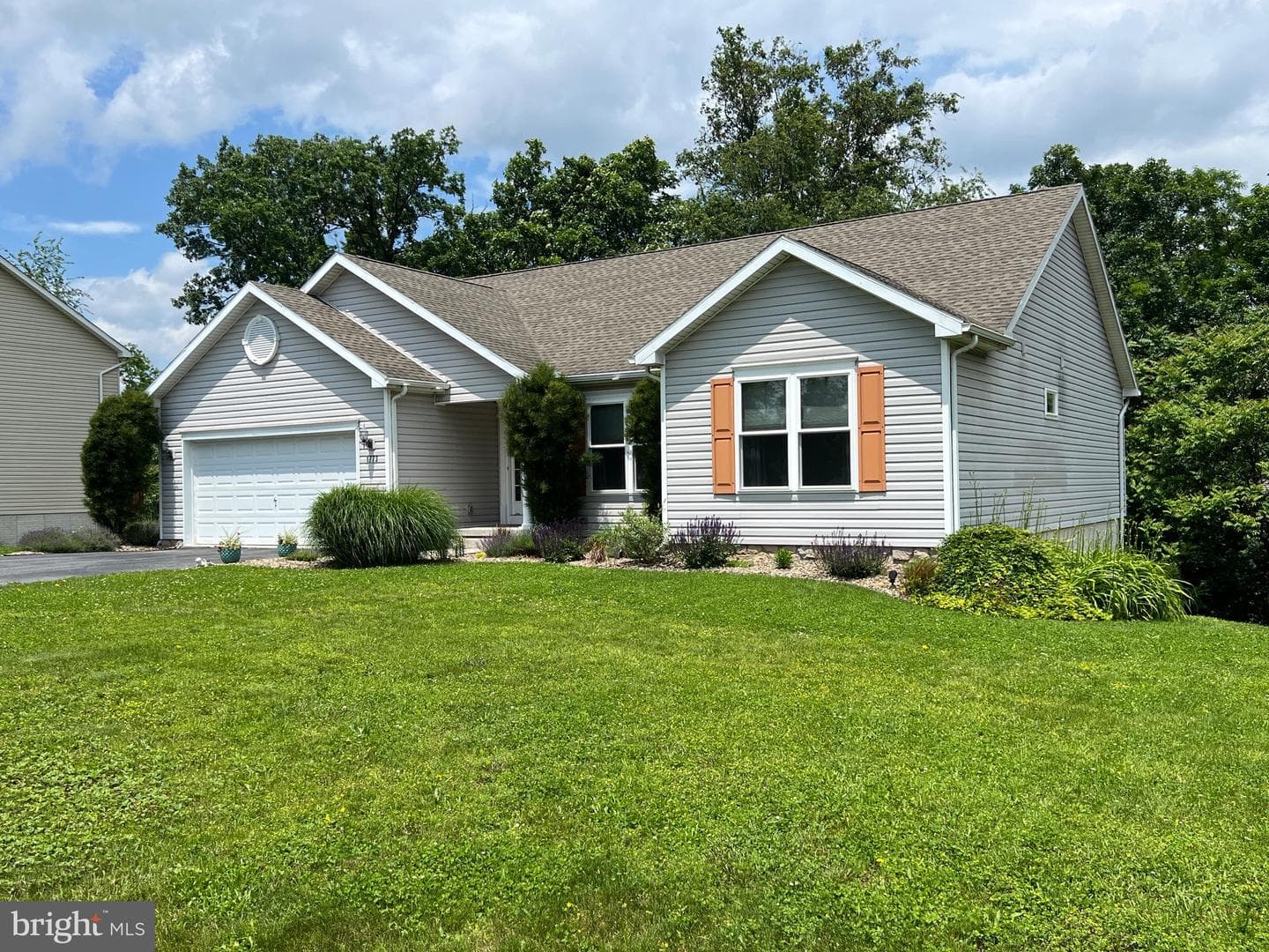 1773 Falcon Lane photo 3