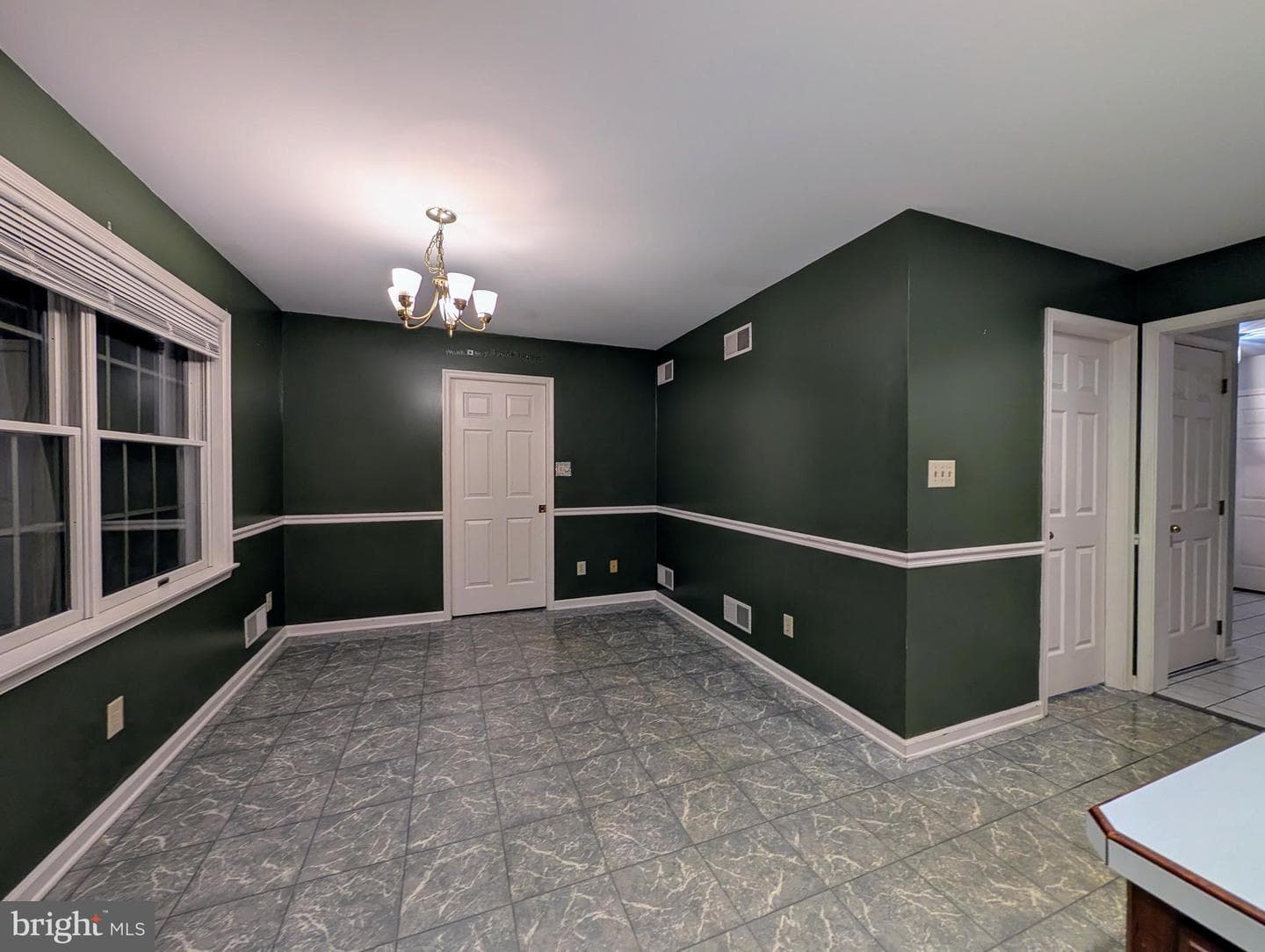 507 Brookview Drive photo 5