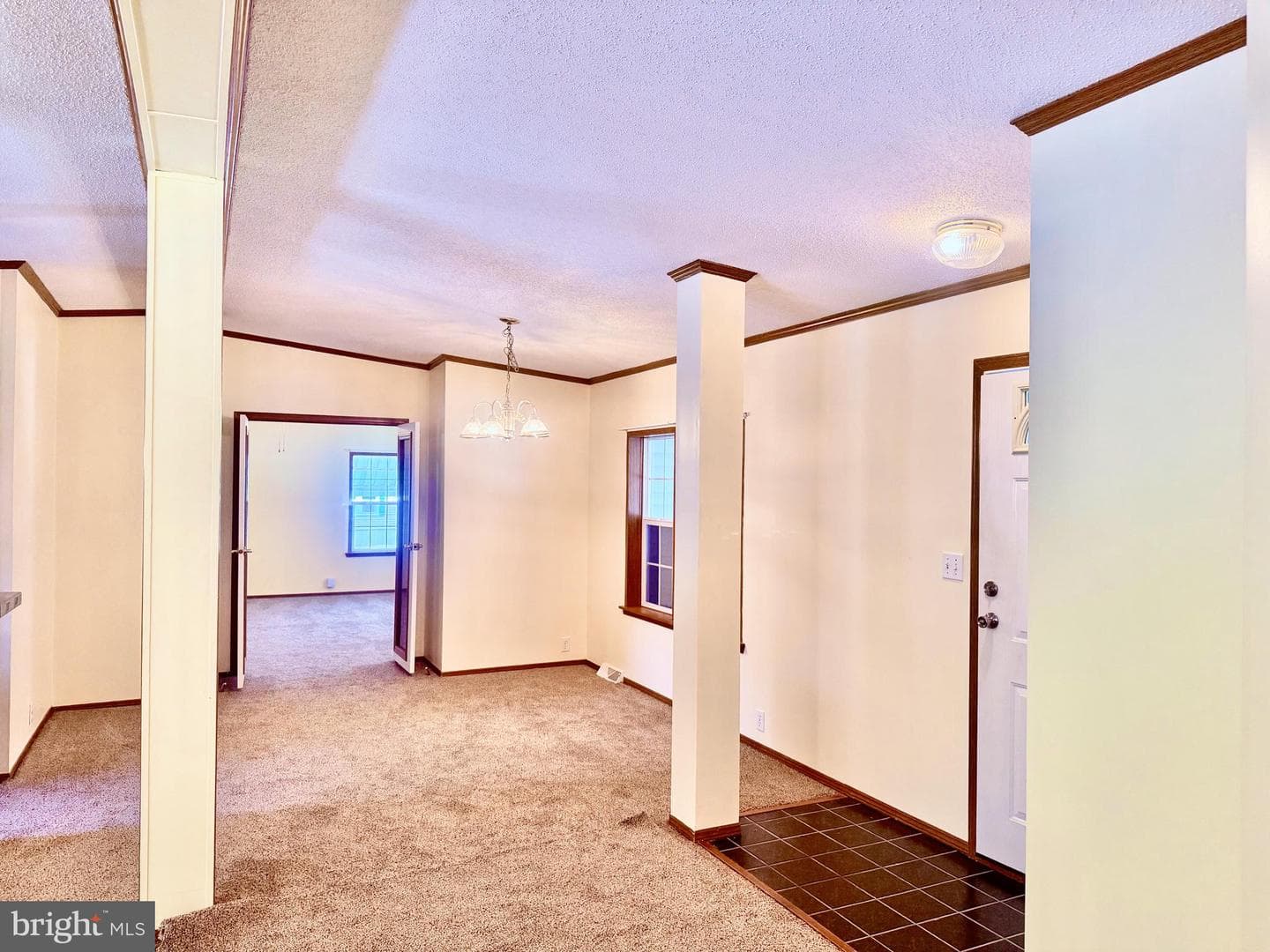 242 Waverly Court photo 10