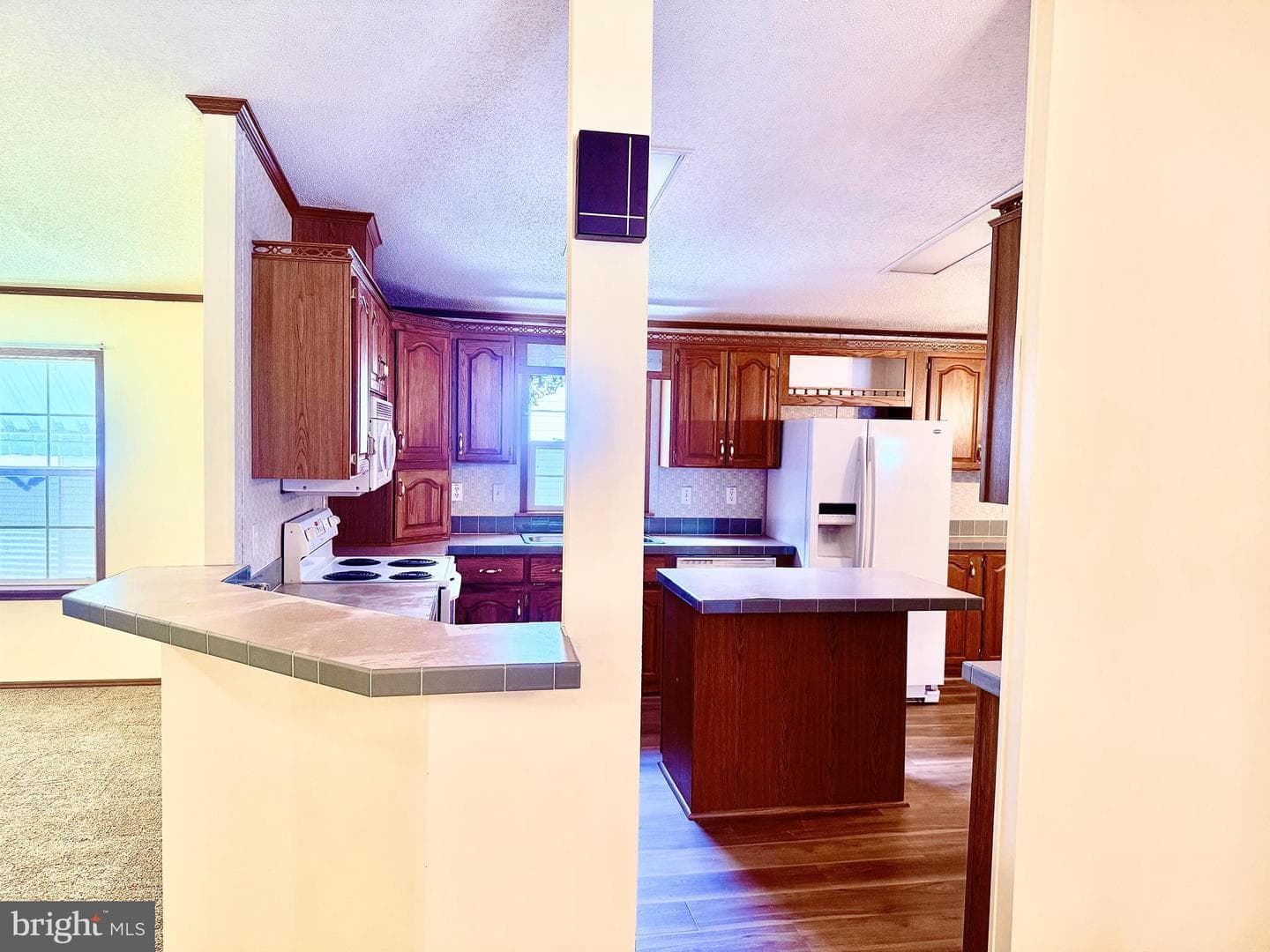242 Waverly Court photo 11