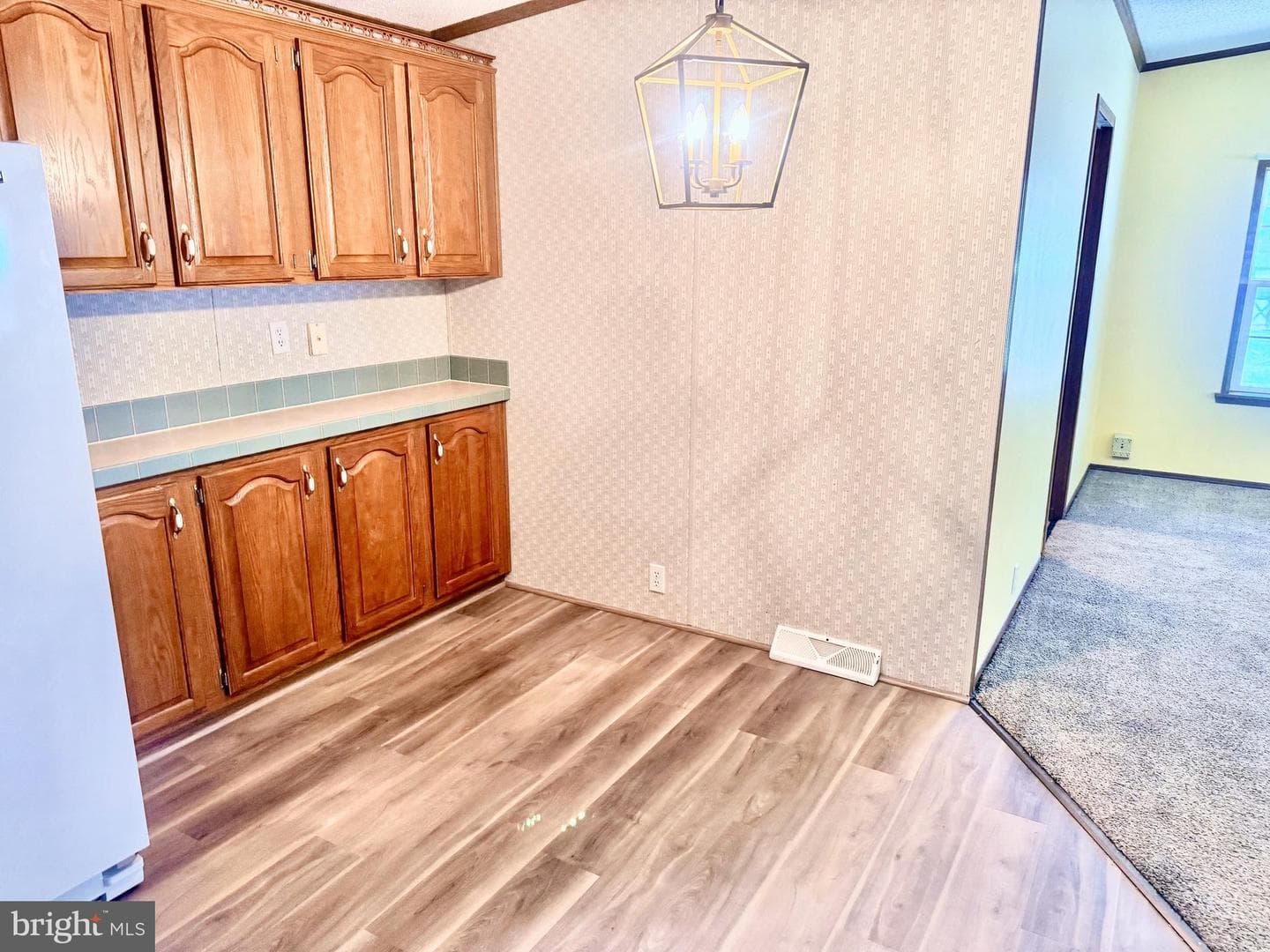 242 Waverly Court photo 15
