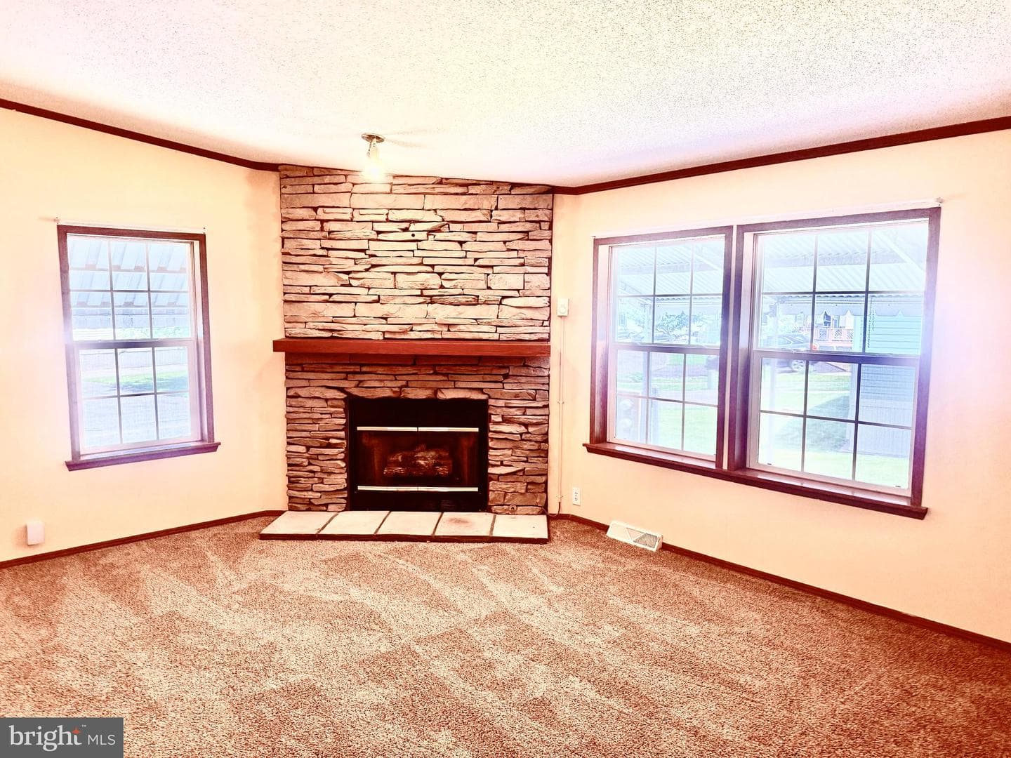242 Waverly Court photo 17
