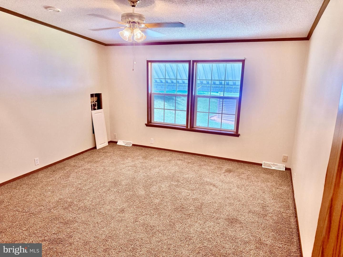 242 Waverly Court photo 19