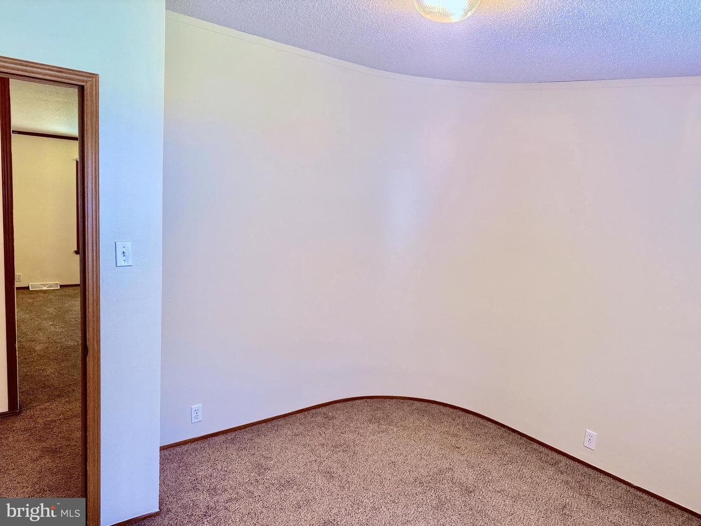 242 Waverly Court photo 31