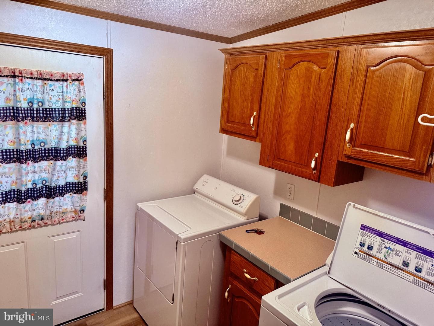 242 Waverly Court photo 33