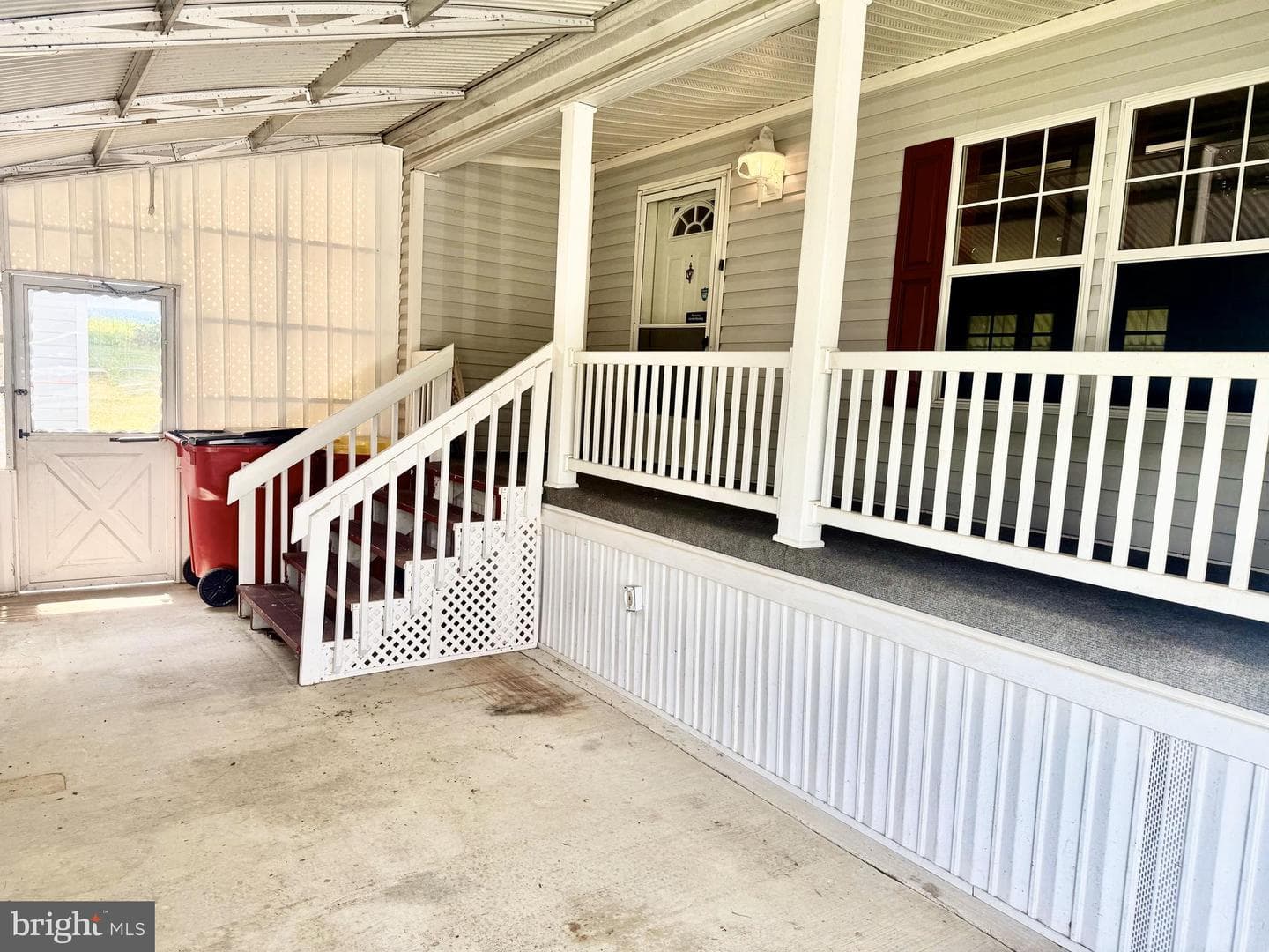 242 Waverly Court photo 4