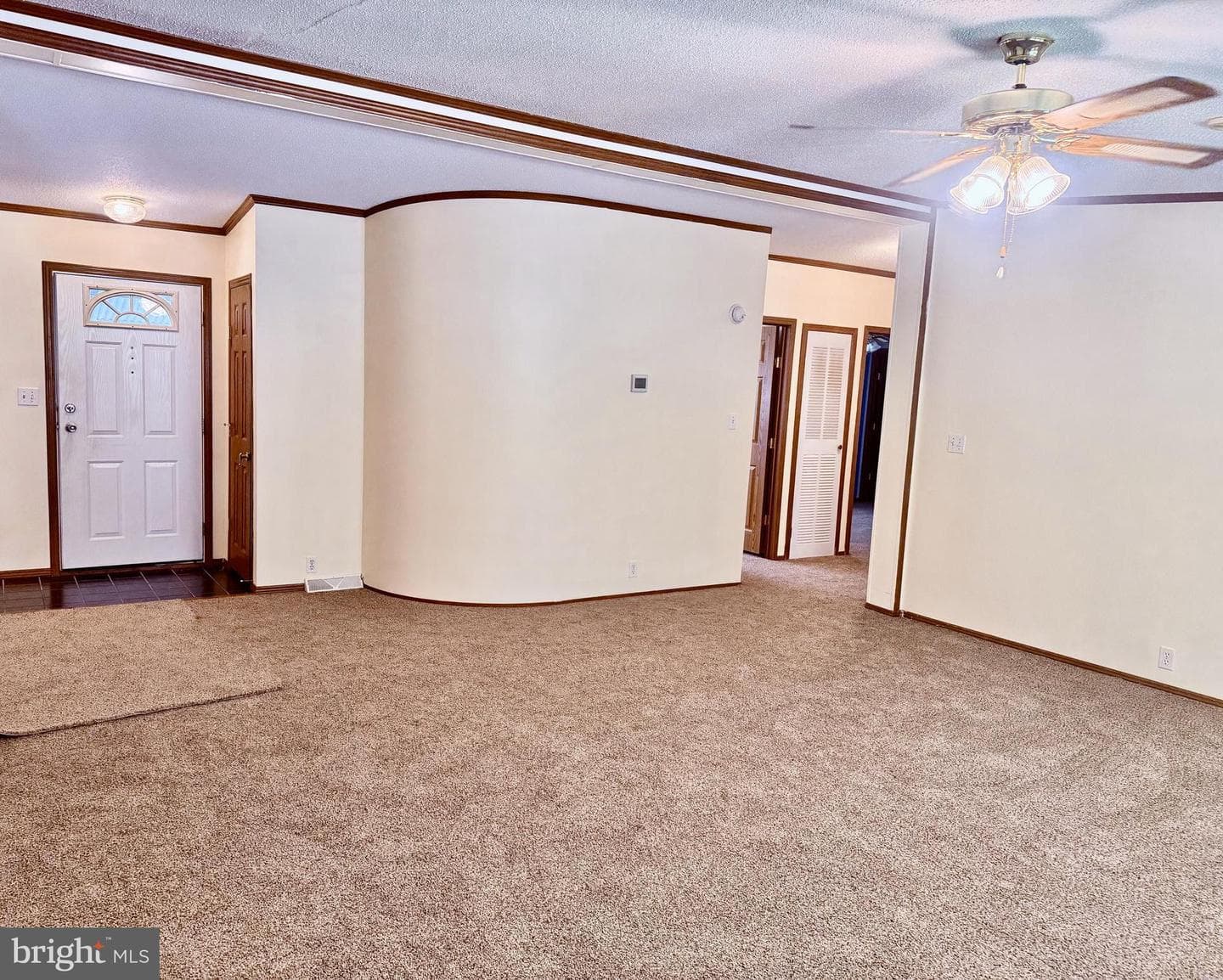 242 Waverly Court photo 5