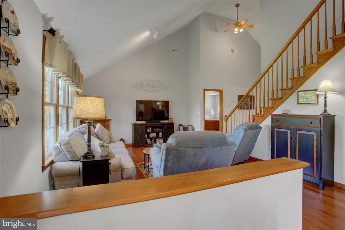 173 Stony Point Avenue photo 13