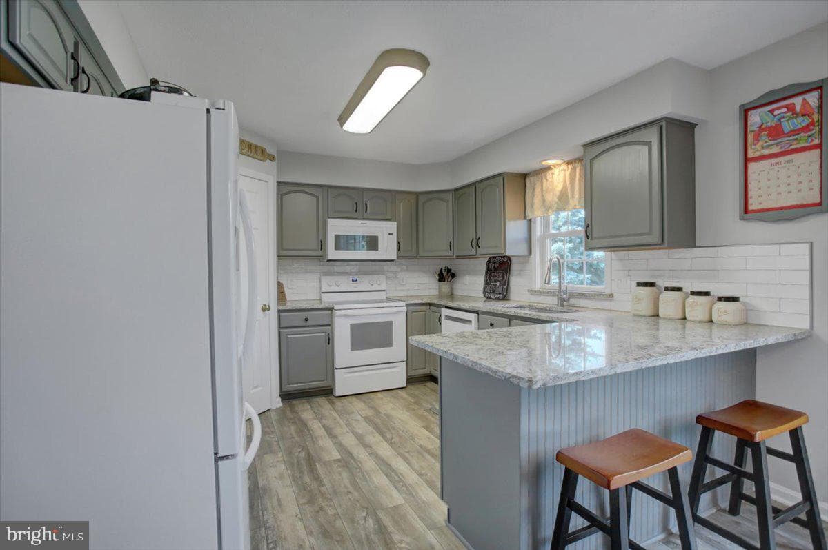 173 Stony Point Avenue photo 26
