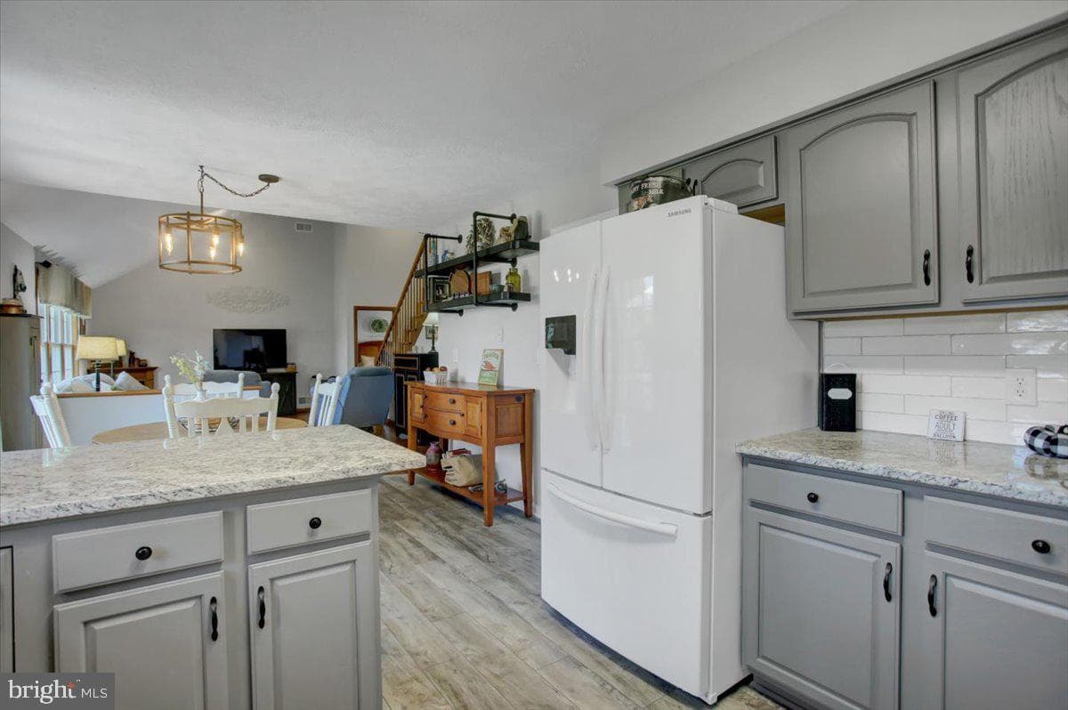 173 Stony Point Avenue photo 30