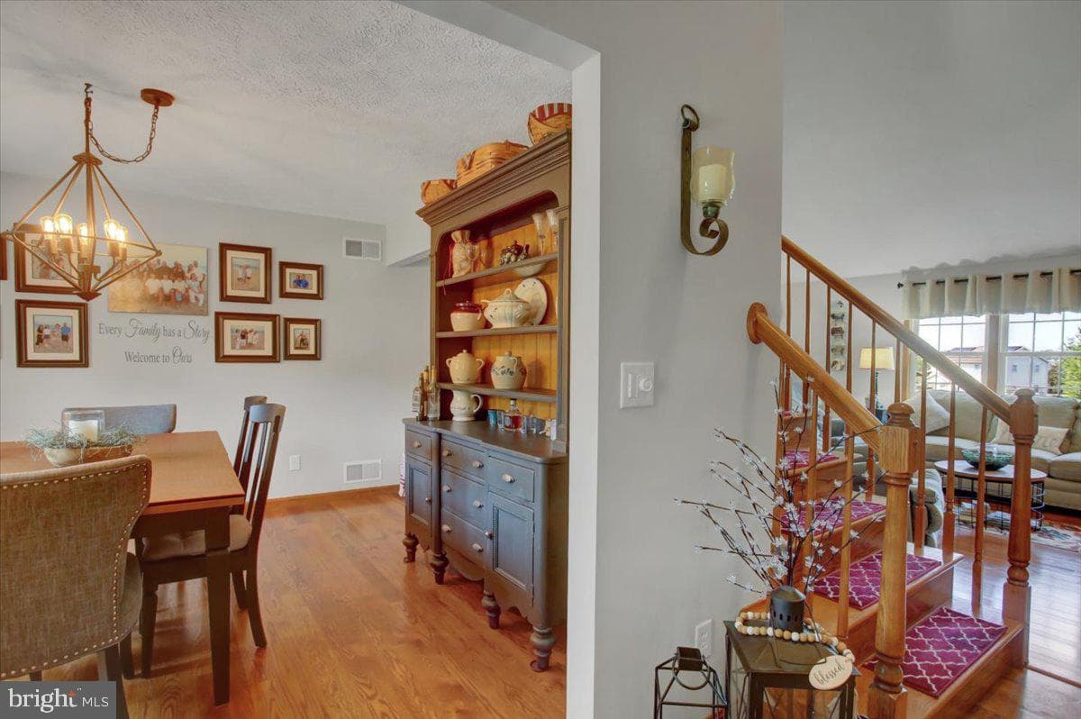 173 Stony Point Avenue photo 8