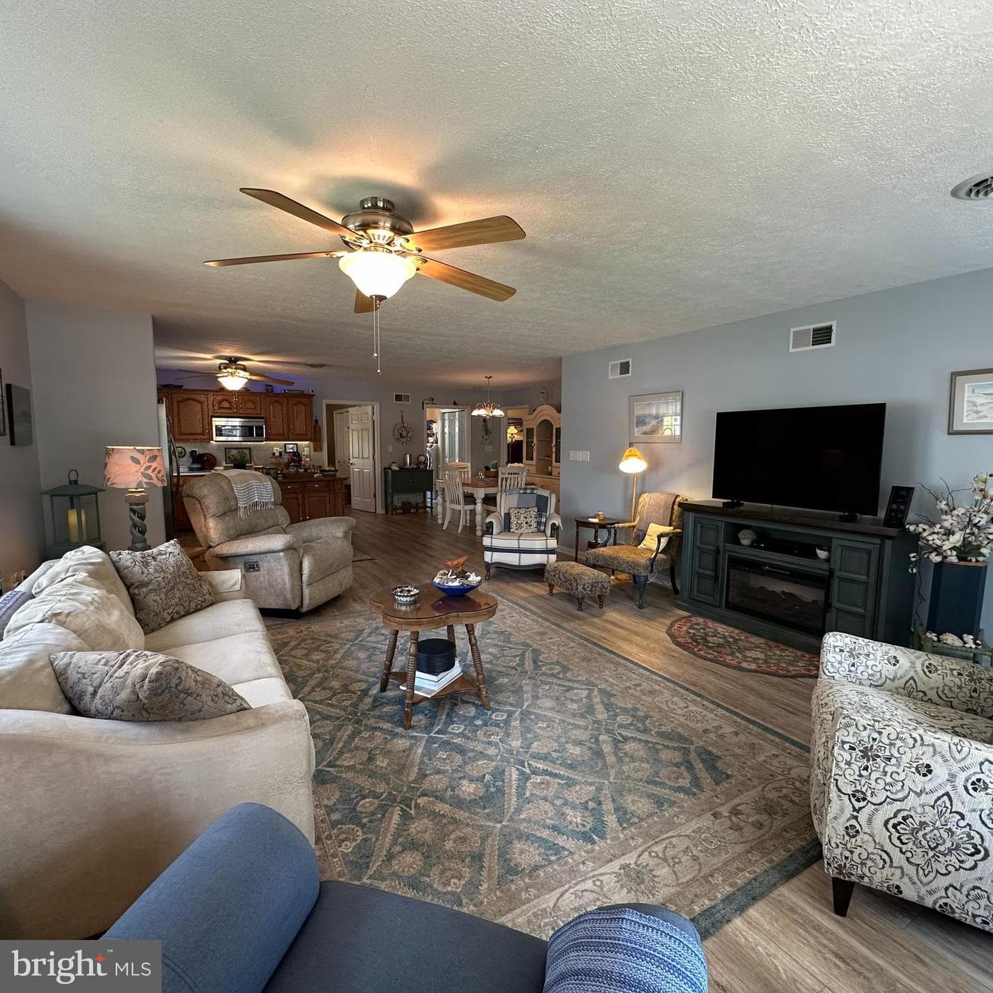 121 Central Way photo 8