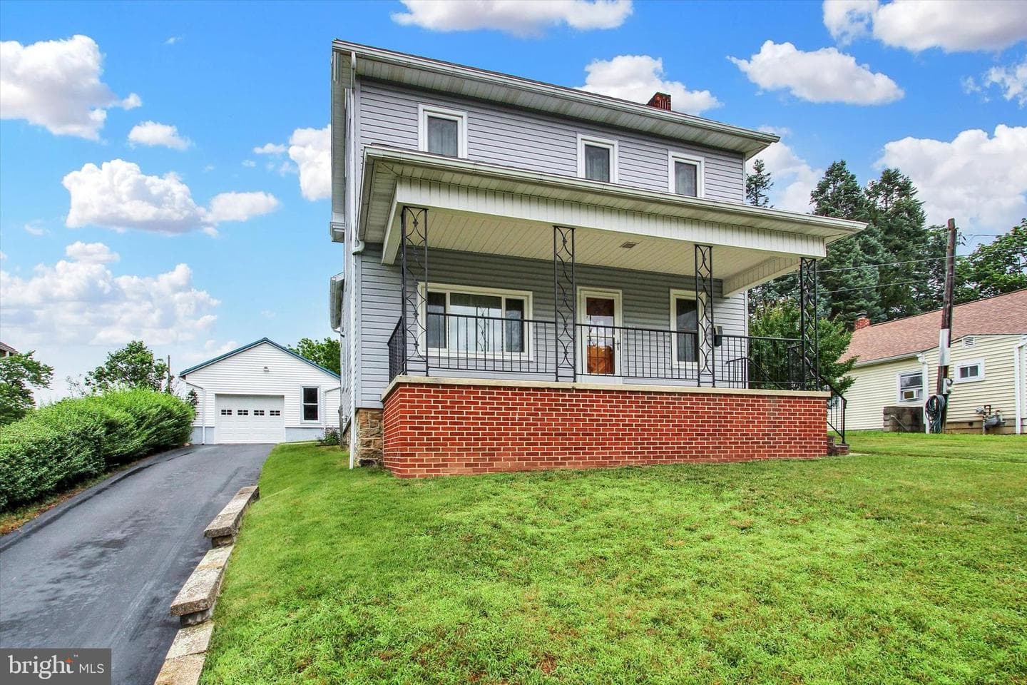 215 Mount Airy Avenue photo 1