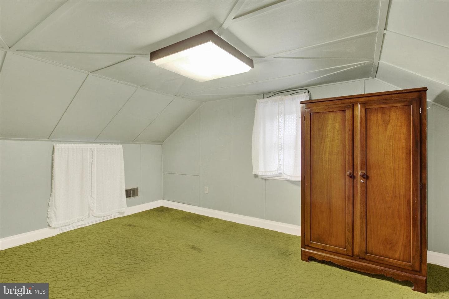 215 Mount Airy Avenue photo 24
