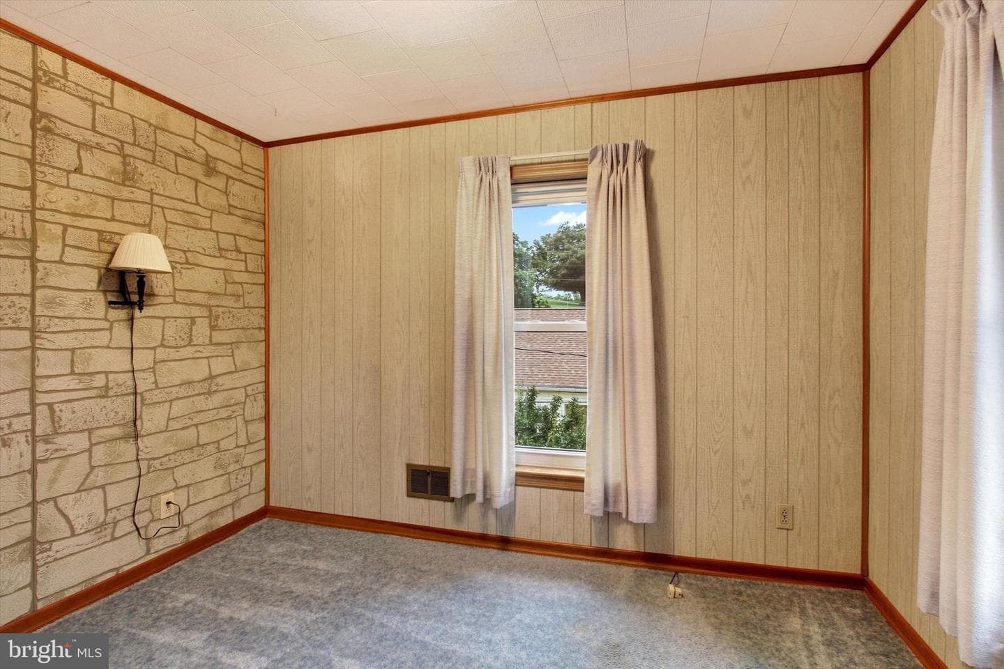 215 Mount Airy Avenue photo 27