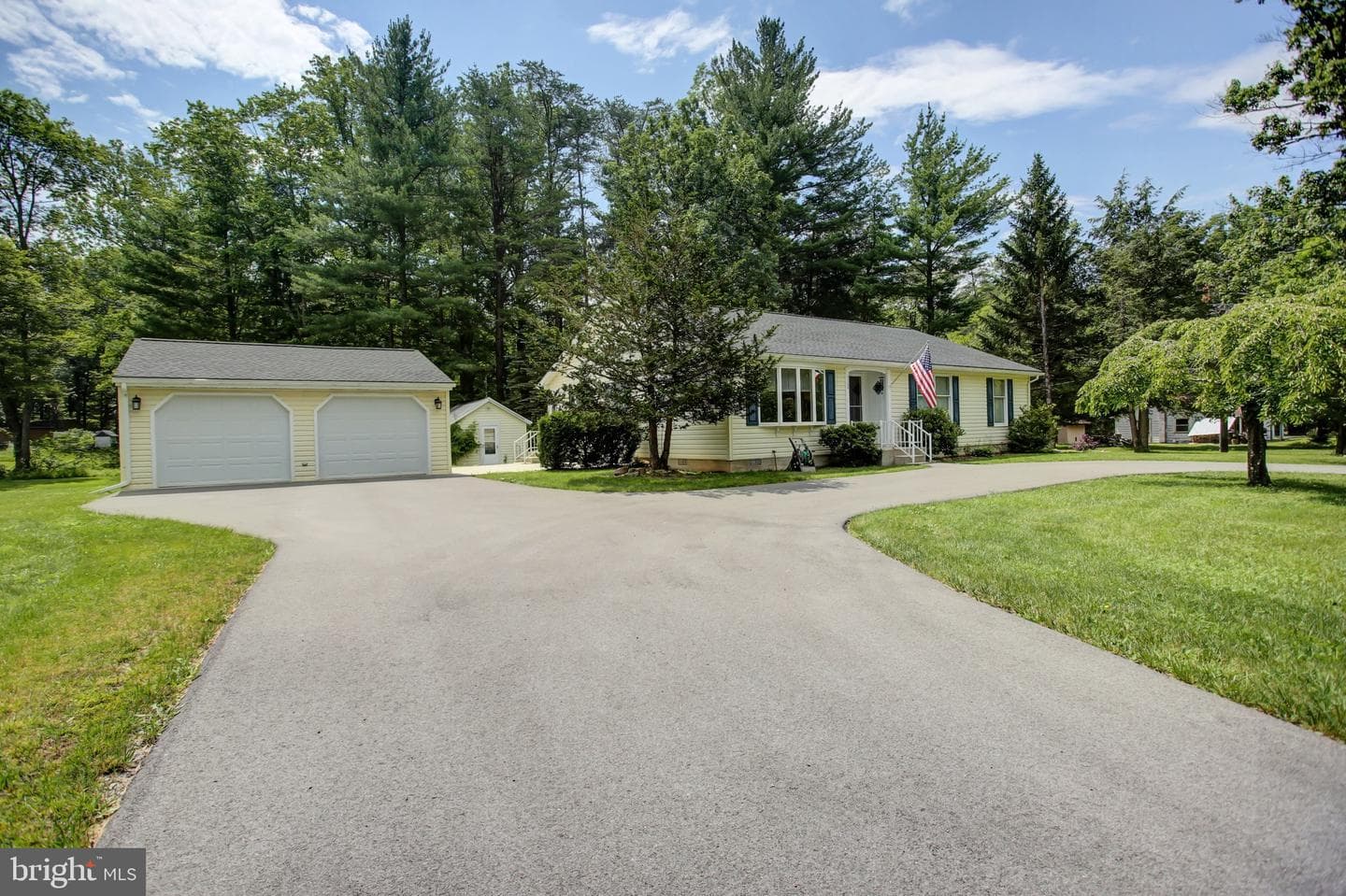21796 Amberson Road photo 3