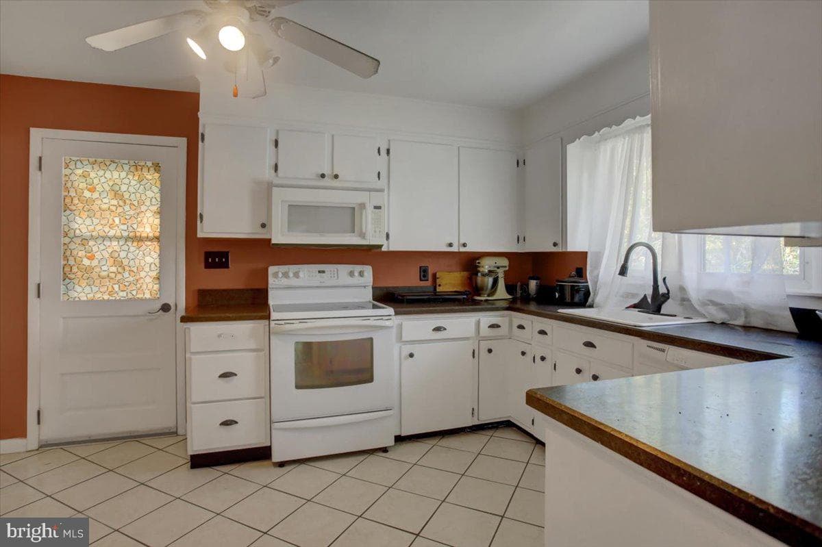 889 Broad Street photo 16