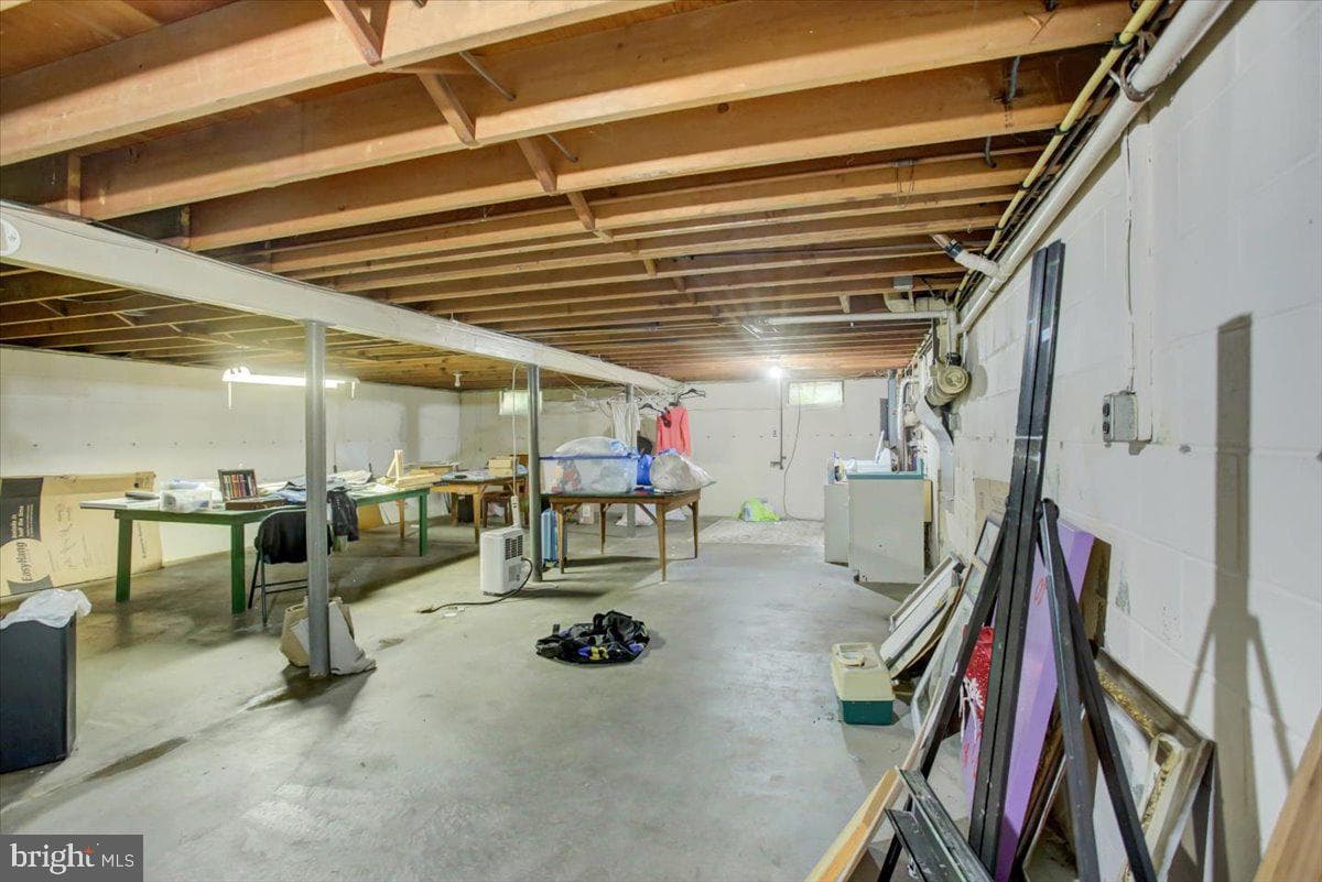 889 Broad Street photo 23