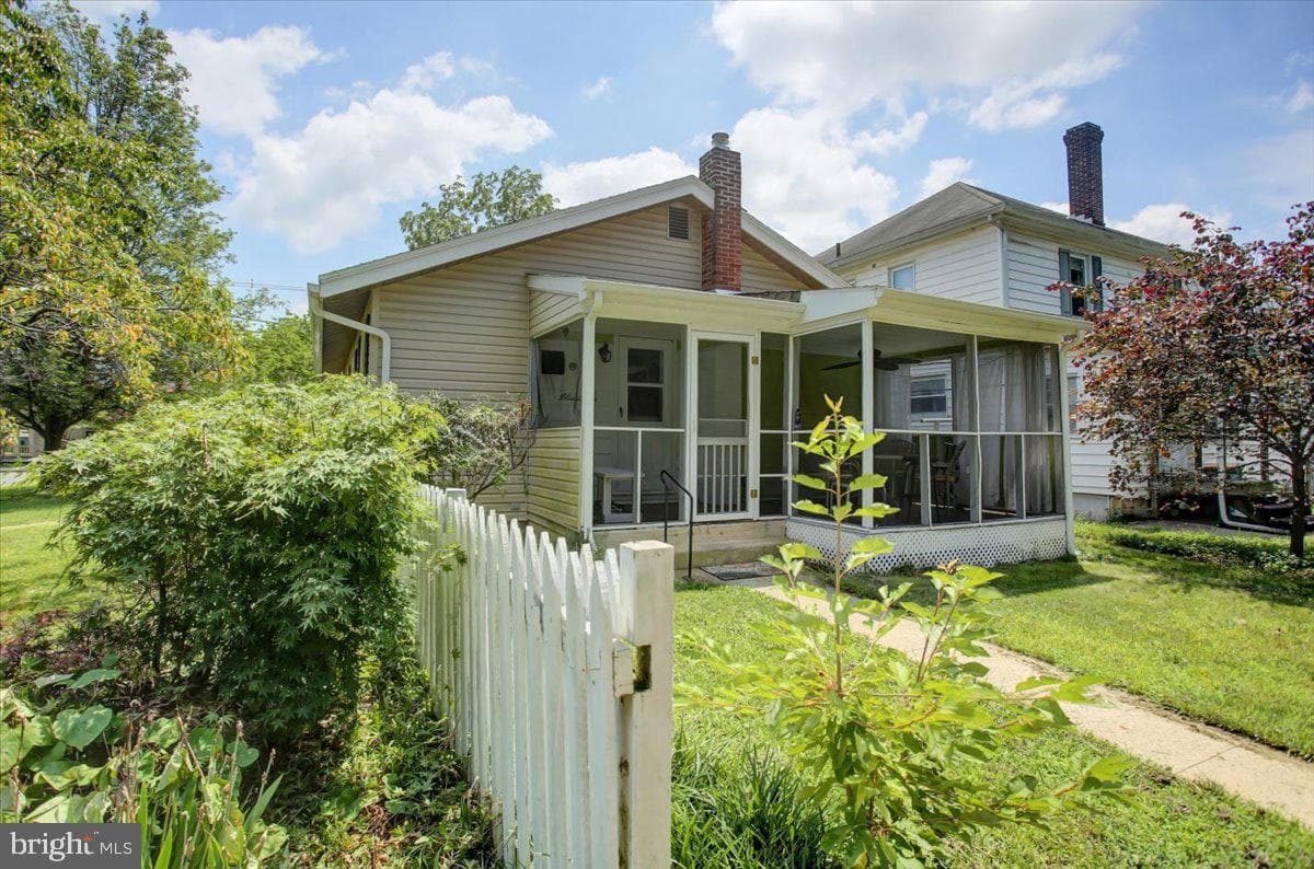 889 Broad Street photo 28