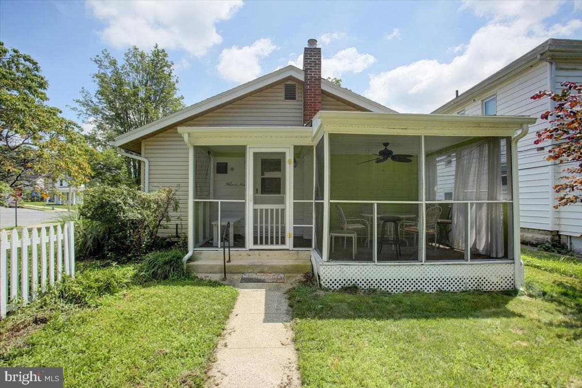 889 Broad Street photo 29