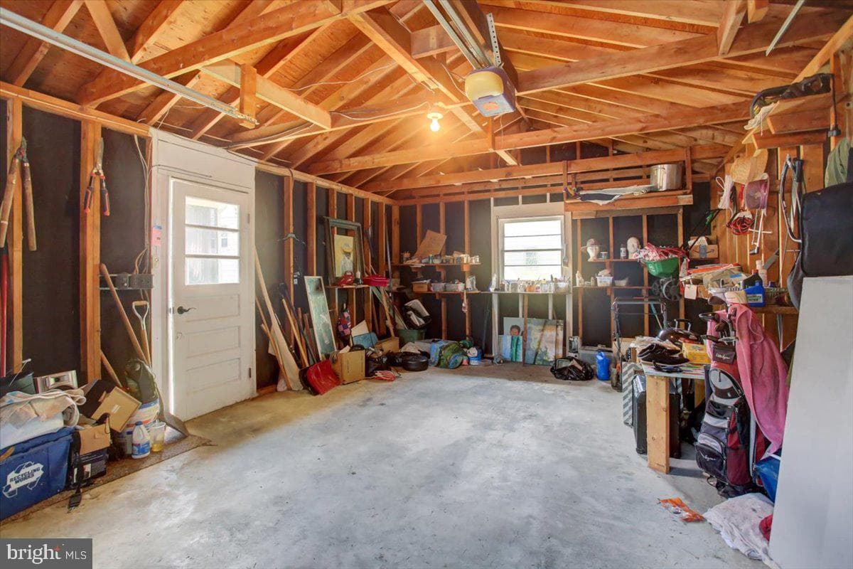 889 Broad Street photo 31