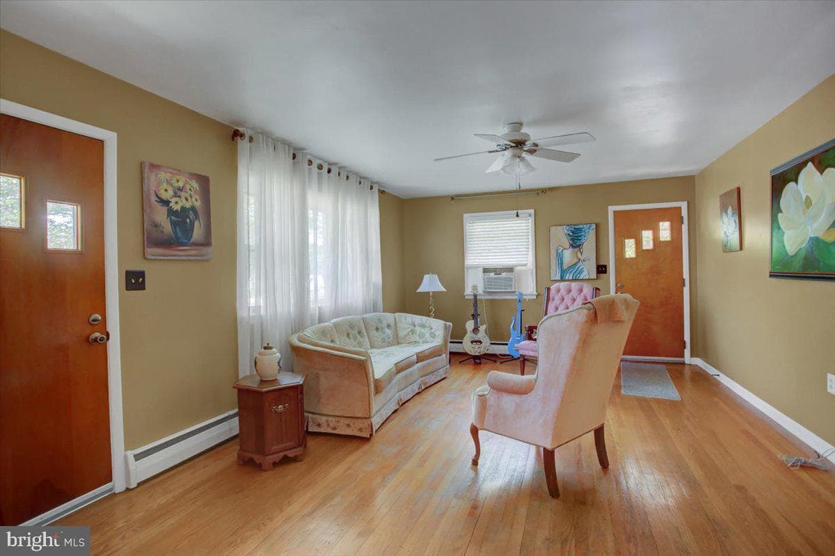 889 Broad Street photo 7
