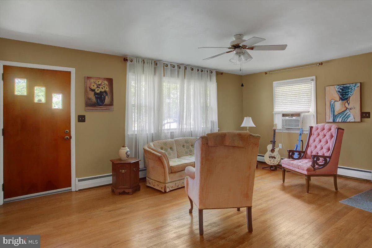 889 Broad Street photo 9