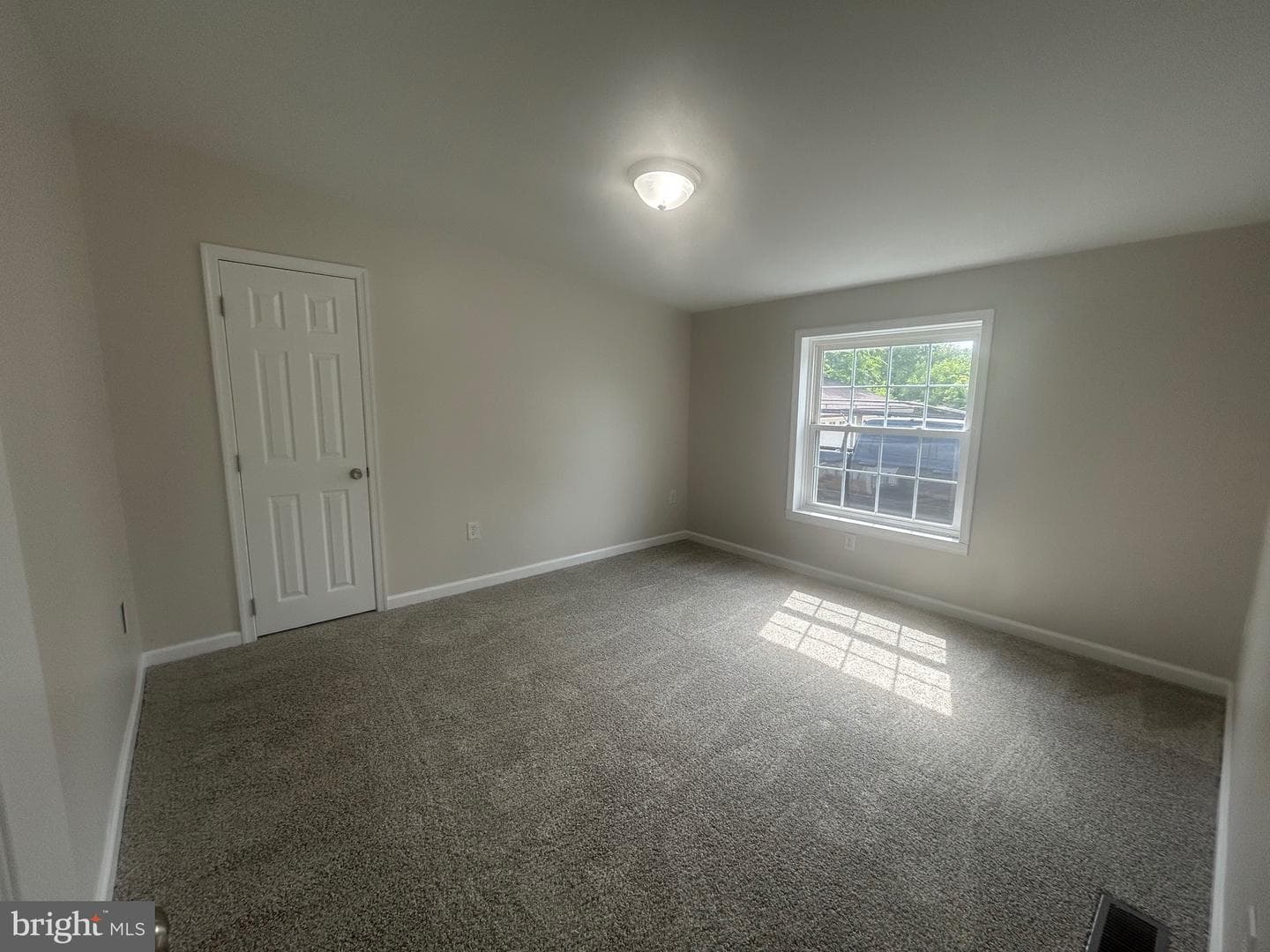 1054 Heather Drive photo 15
