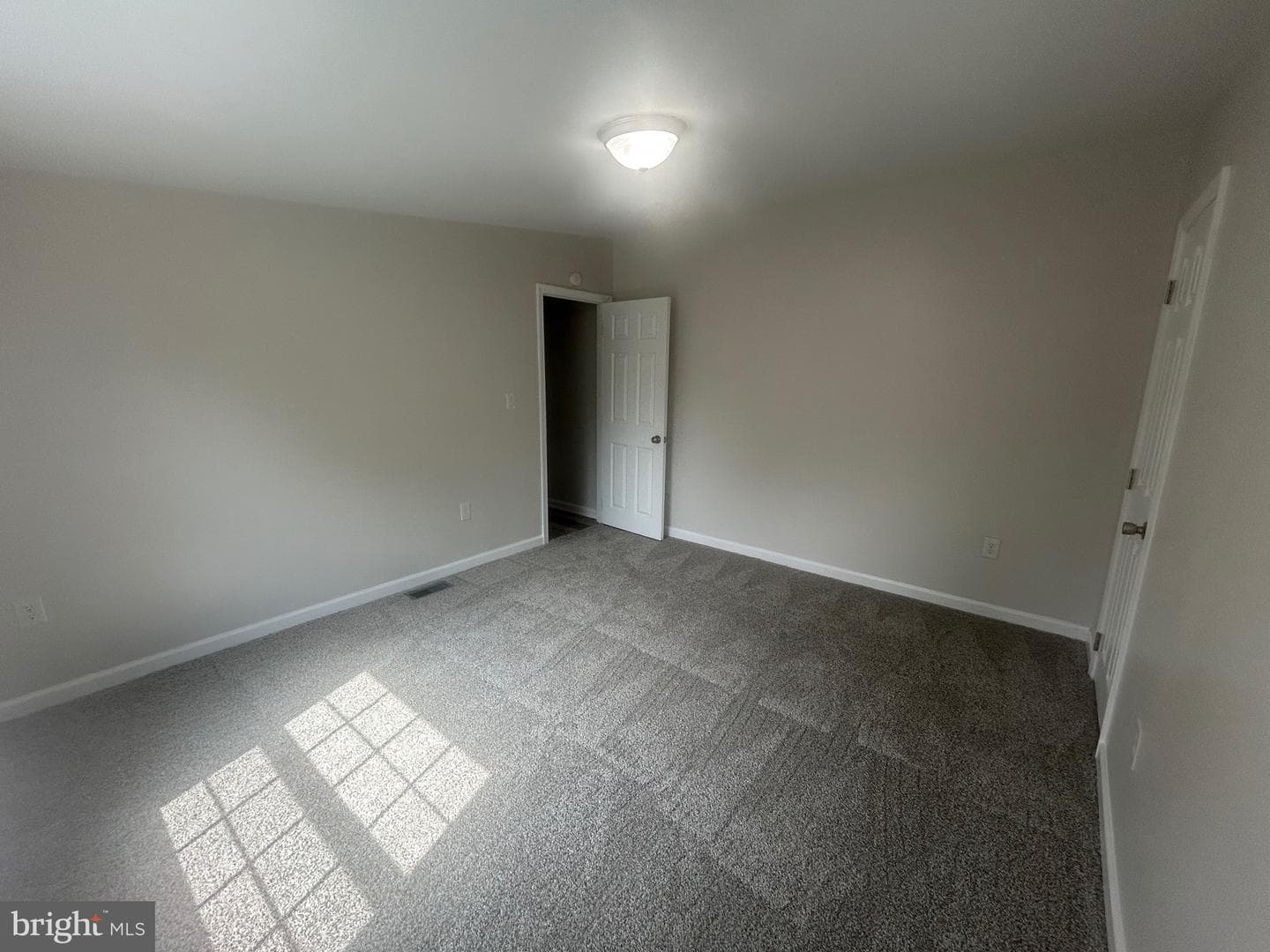 1054 Heather Drive photo 16