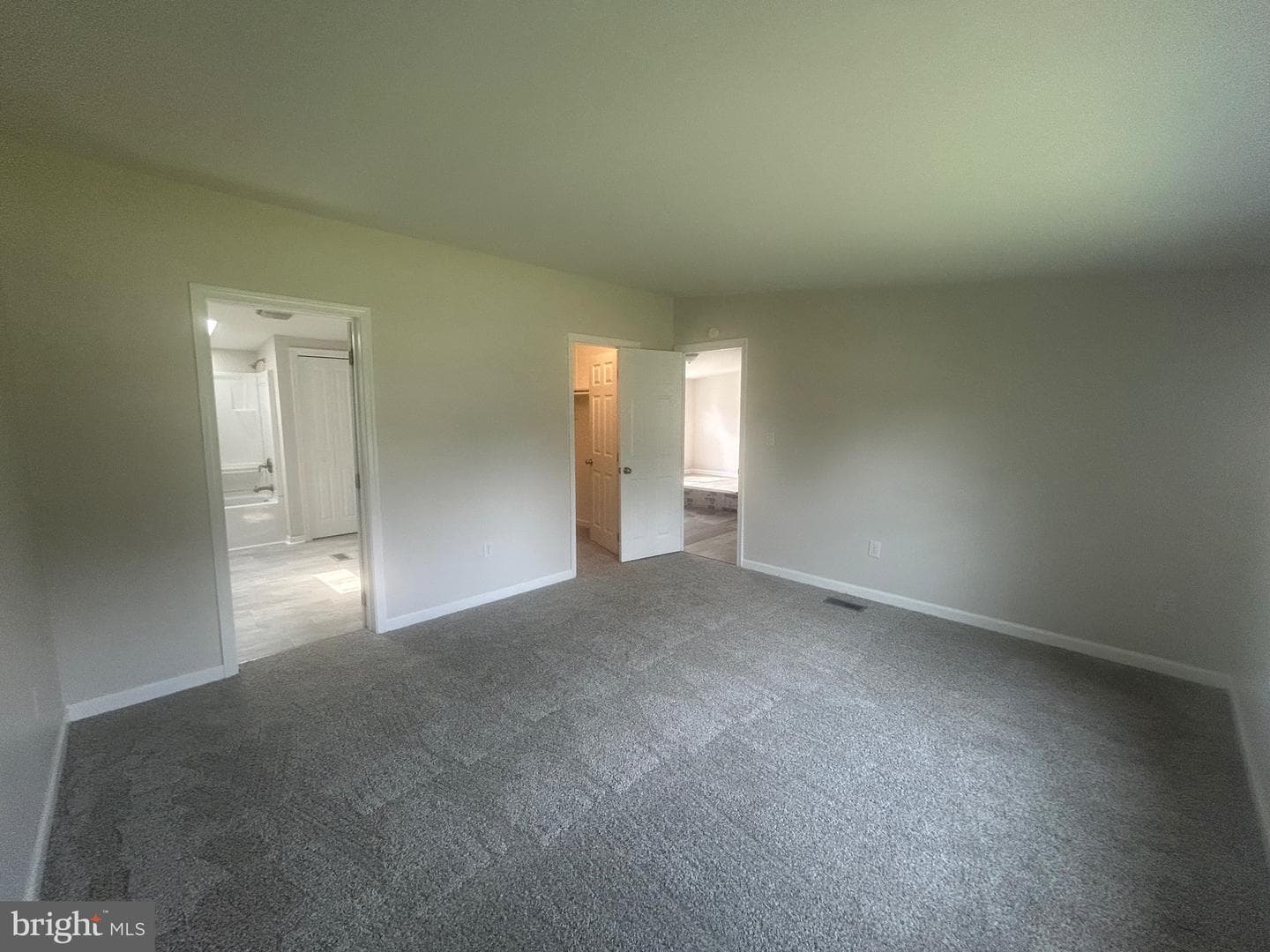 1054 Heather Drive photo 7