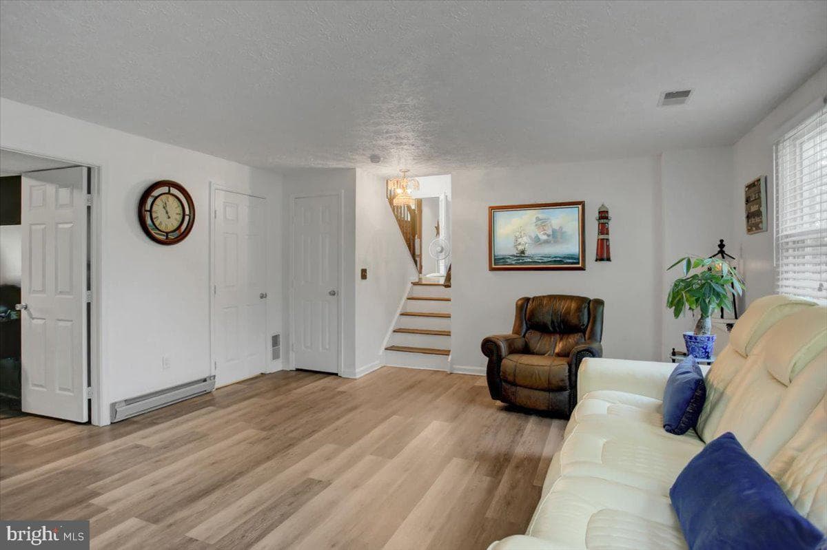 1163 Kings Court photo 11