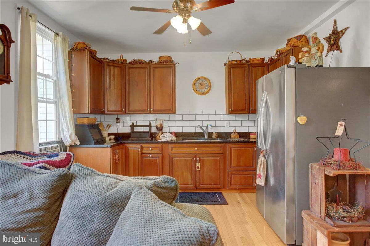 1163 Kings Court photo 22