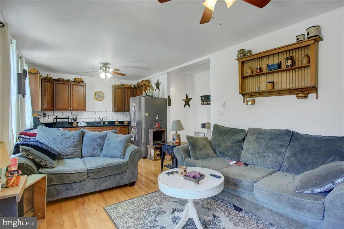 1163 Kings Court photo 23