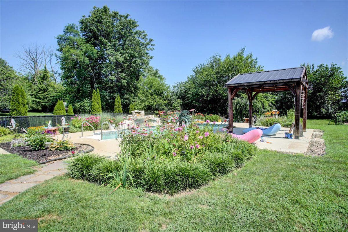 1163 Kings Court photo 32