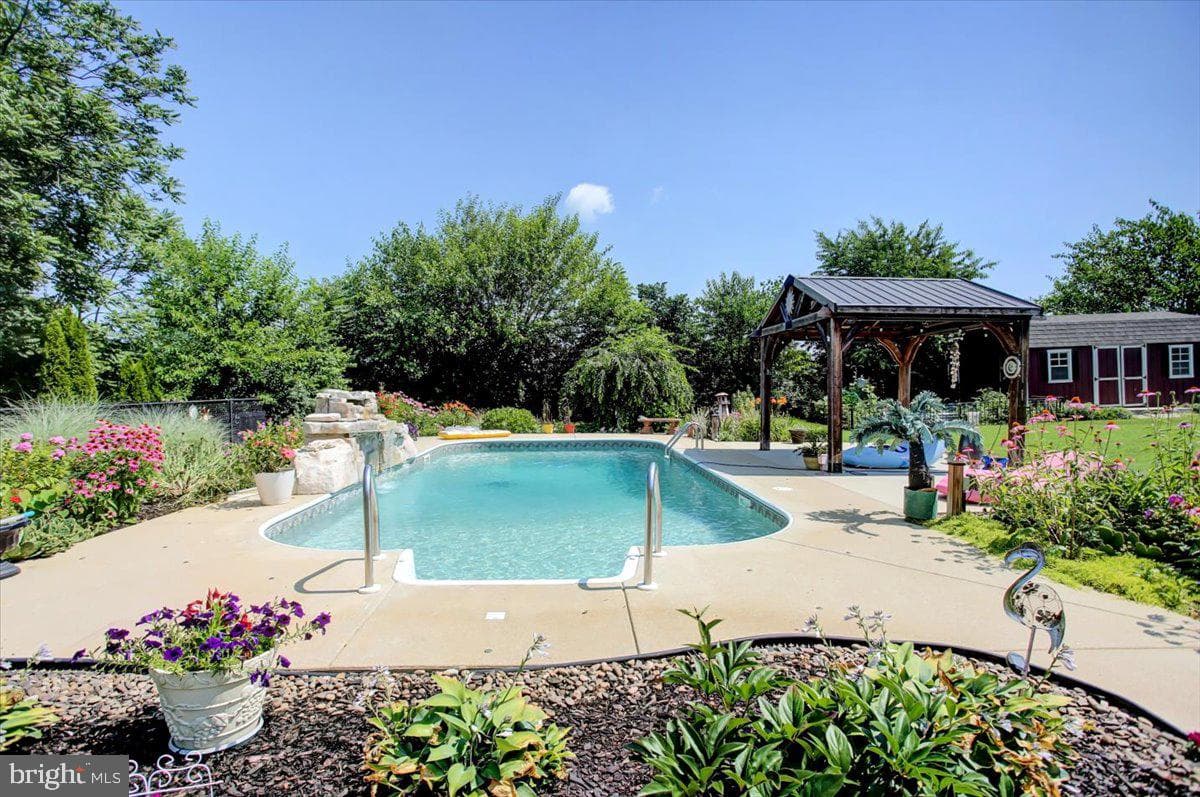 1163 Kings Court photo 33