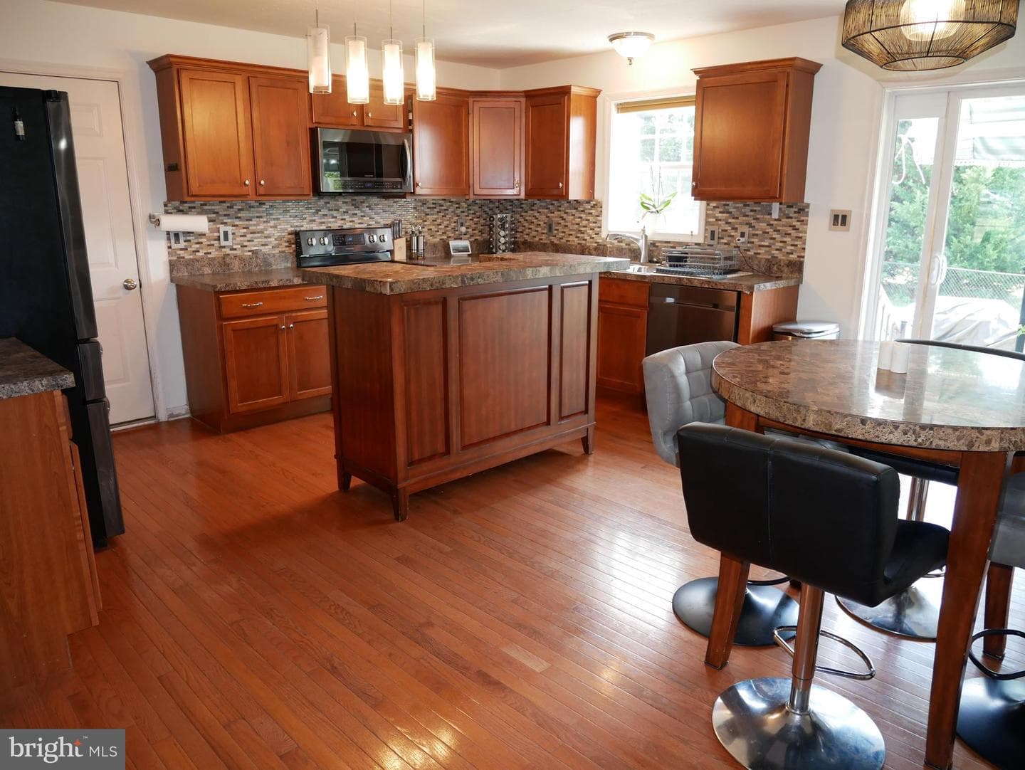 14732 Cedarbrook Drive photo 8