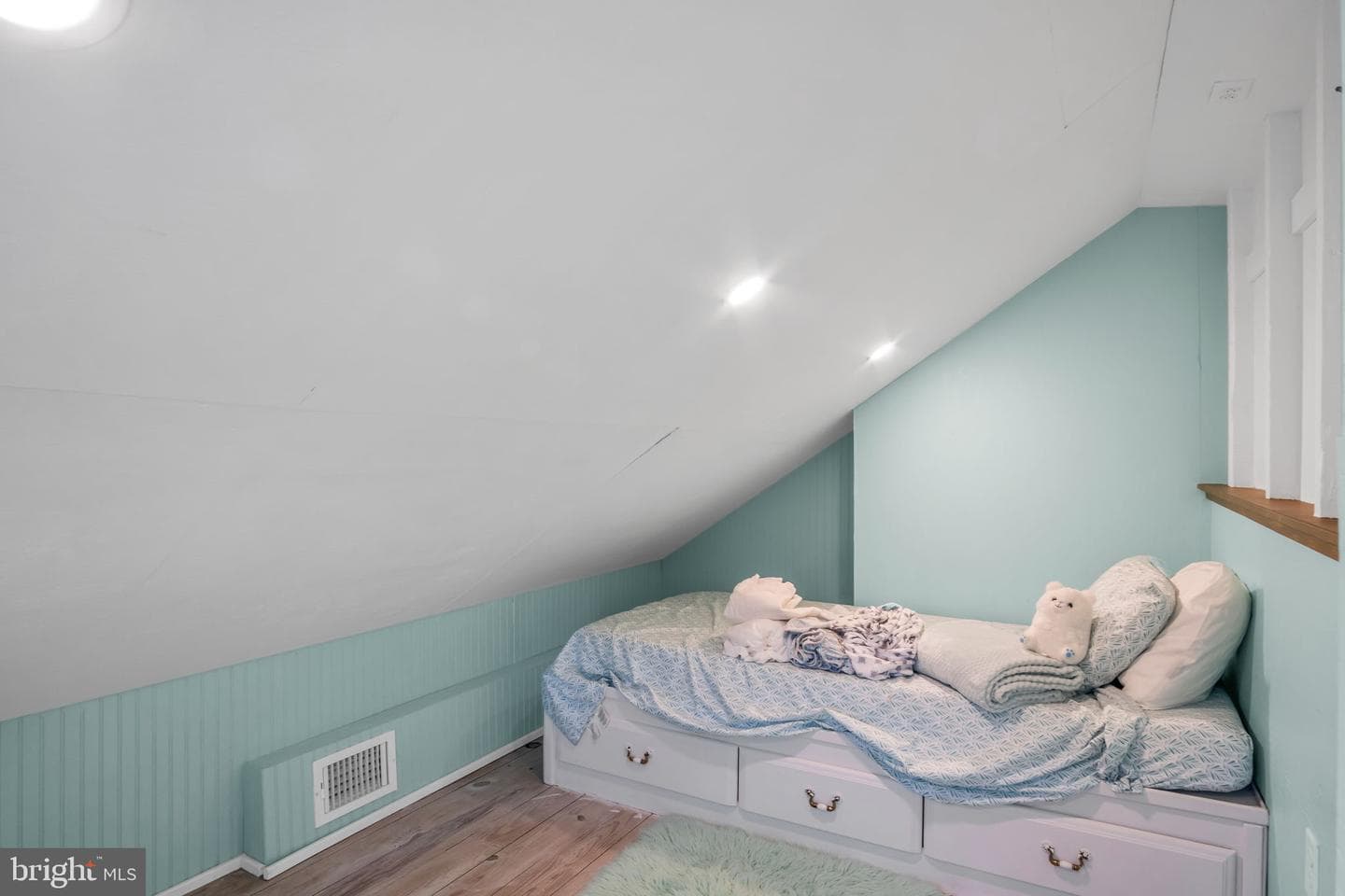 12227 Snyder Avenue photo 18