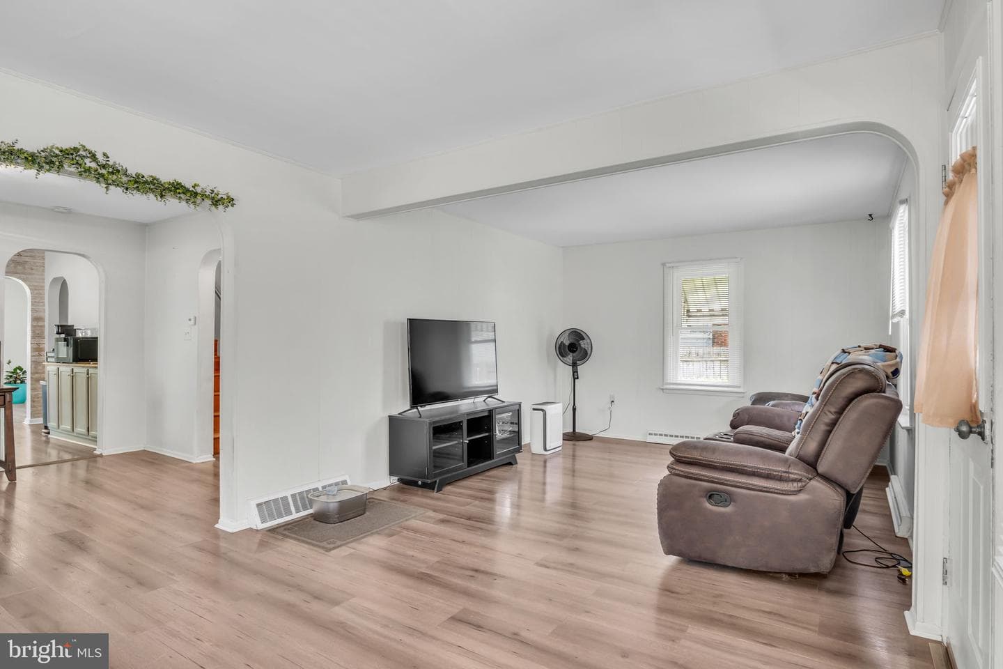 12227 Snyder Avenue photo 2