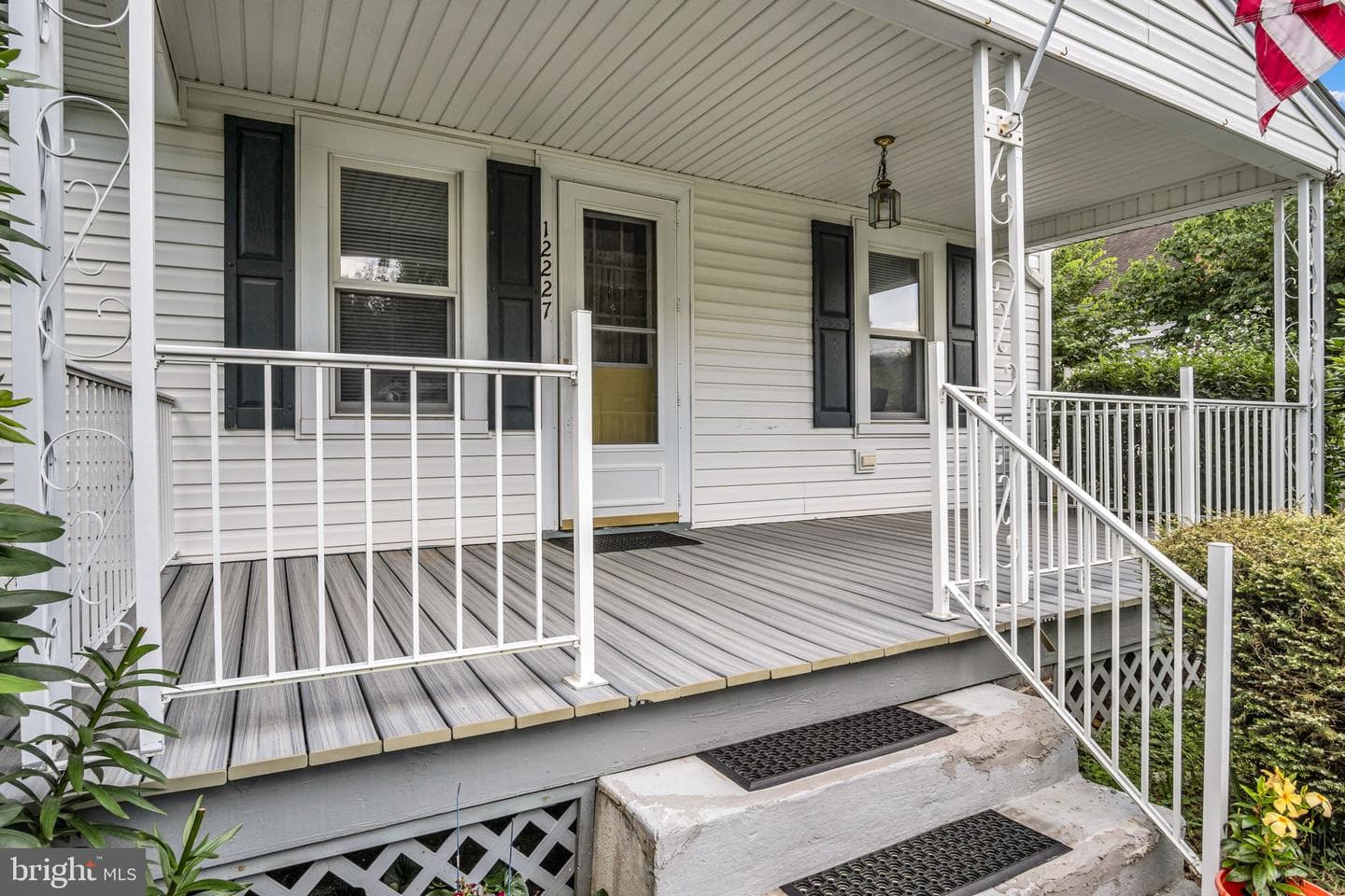 12227 Snyder Avenue photo 30
