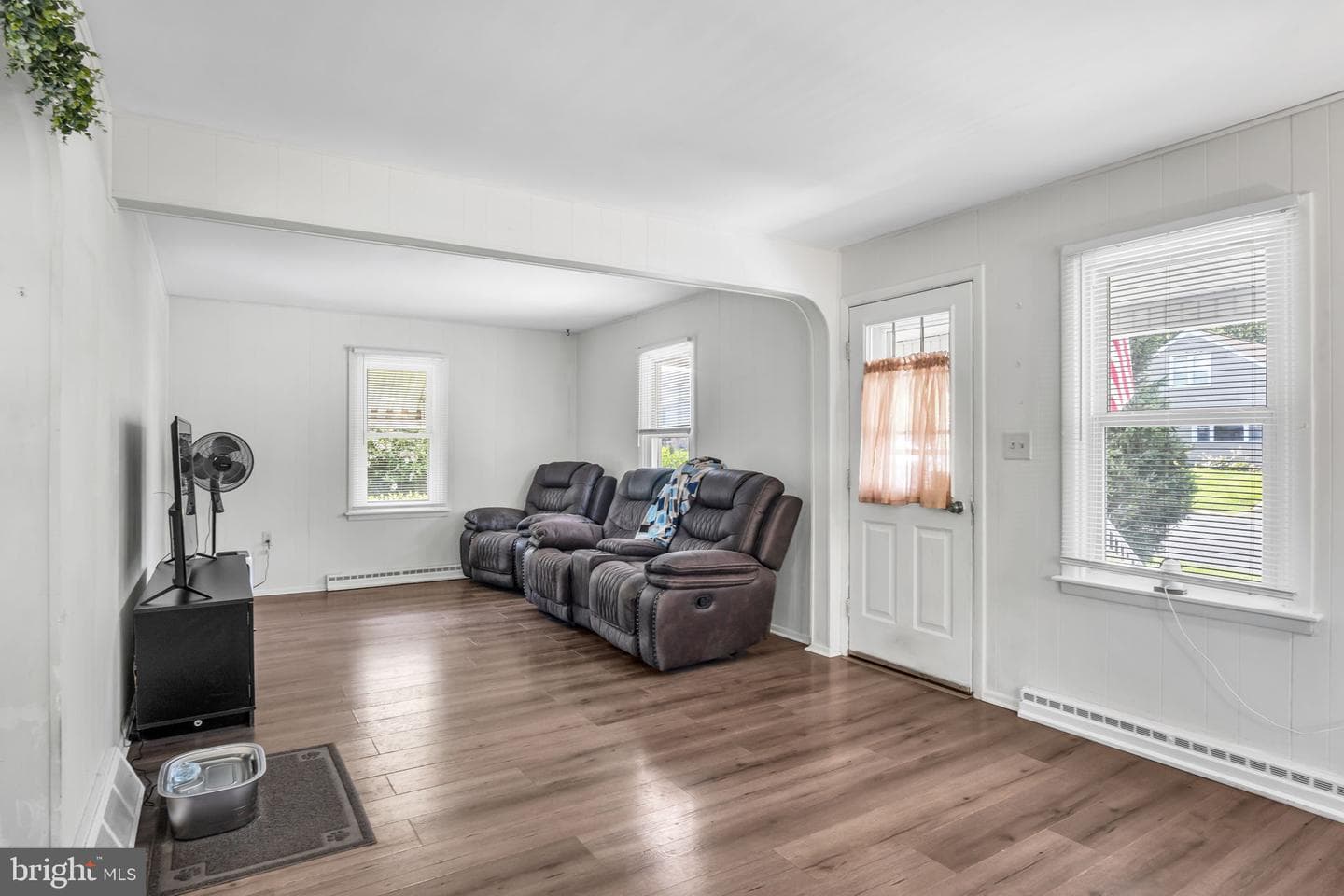 12227 Snyder Avenue photo 4