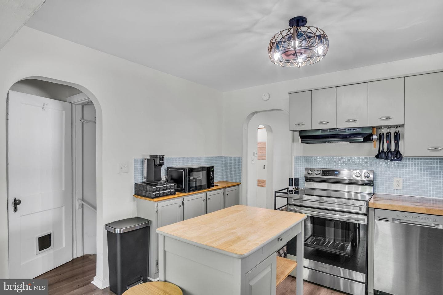 12227 Snyder Avenue photo 9
